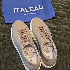 ITALEAU Women's Leather Sneakers in Light Taupe